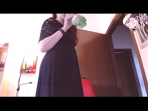 ❤️ Een onderdanige slaaf die houdt van vieze en weelderige slipjes wordt gedwongen te masturberen na het bekijken van deze video! Homemade porno at us ❤