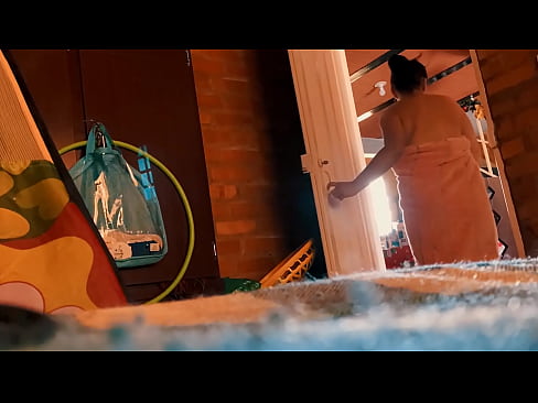 ❤️ Mijn oom volgt me naar de douche, hij neukt me terwijl ik een douche neem. Homemade porno at us ❤