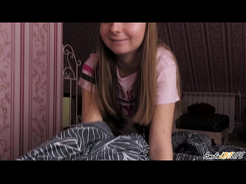 ❤️ Blondie zuigt haar BFF's diep en krijgt Cum in haar mond Homemade porno at us ❤